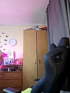 Hotangel75 on StripChat