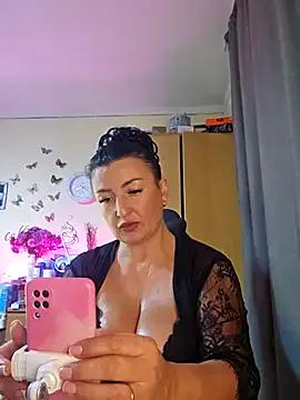 Hotangel75 on StripChat