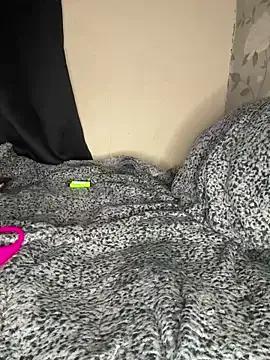 indie-rayne on StripChat