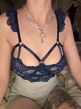 indie-rayne on StripChat