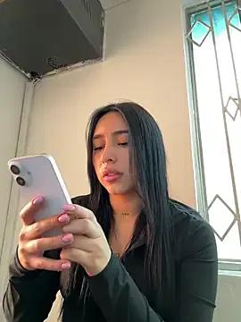 Freechat isabella_jade on StripChat