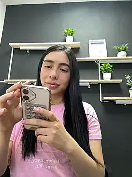 Freechat isabella_jade on StripChat