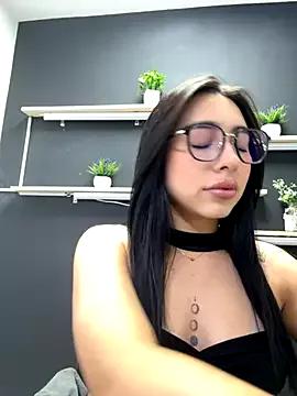 Freechat isabella_jade on StripChat
