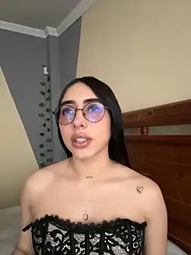 Freechat isabella_jade on StripChat