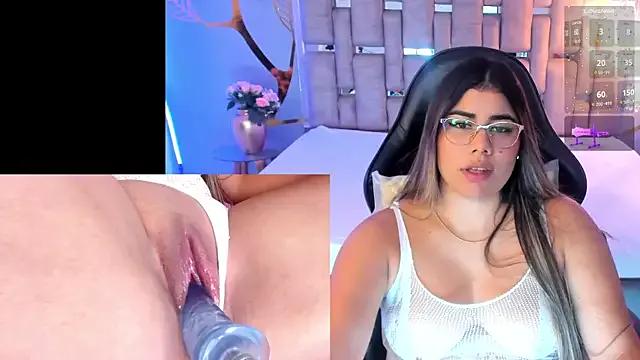 Freechat IsaCutie on StripChat