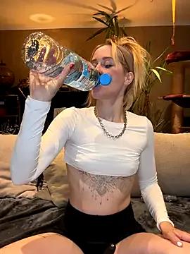 Jolene_Fuego on StripChat