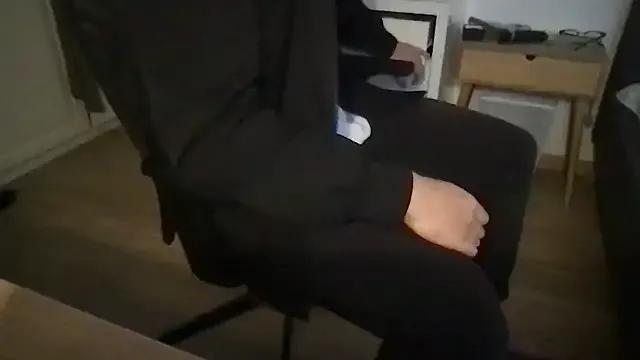 jungcock3210 on StripChat