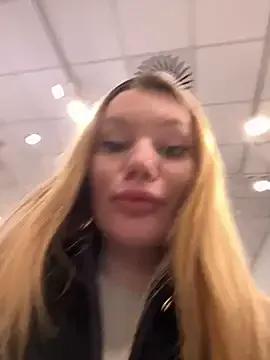 Freechat justmilaa on StripChat