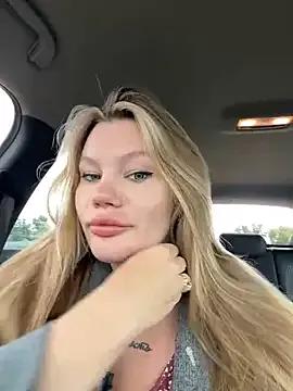 Freechat justmilaa on StripChat