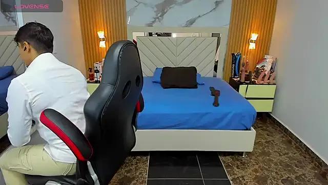 KAROLLJONES1 on StripChat