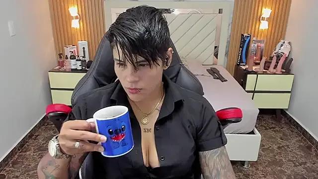 KAROLLJONES1 on StripChat