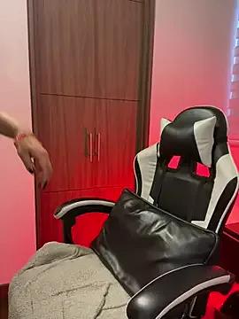 KateDeLatorre on StripChat