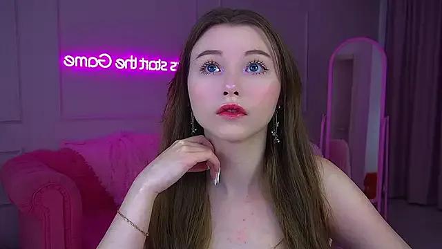 KeiraAsti on StripChat