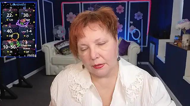 Kira_Kenett on StripChat