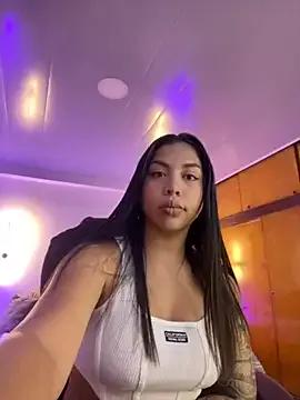 kloe28 on StripChat