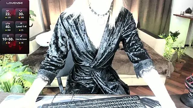 Lady_Kaya on StripChat