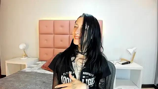 Freechat lhiamfit on StripChat