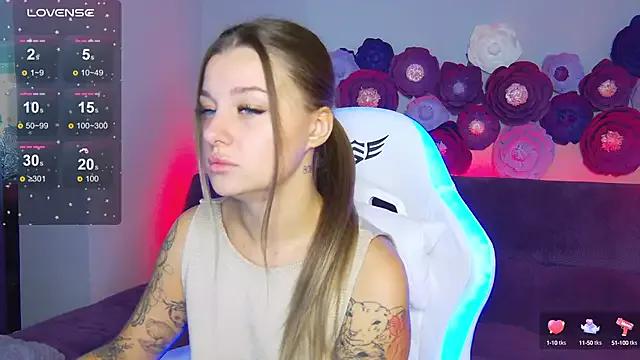 LindaBrilliant on StripChat