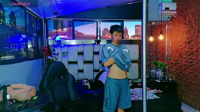 lunabustygirl on StripChat