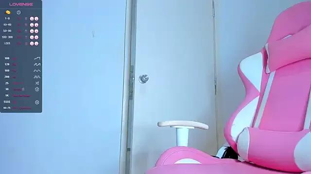 Maxim-Walker on StripChat