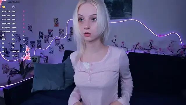 Megan--chan on StripChat