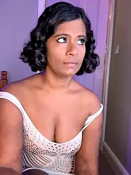 Melarose82 on StripChat