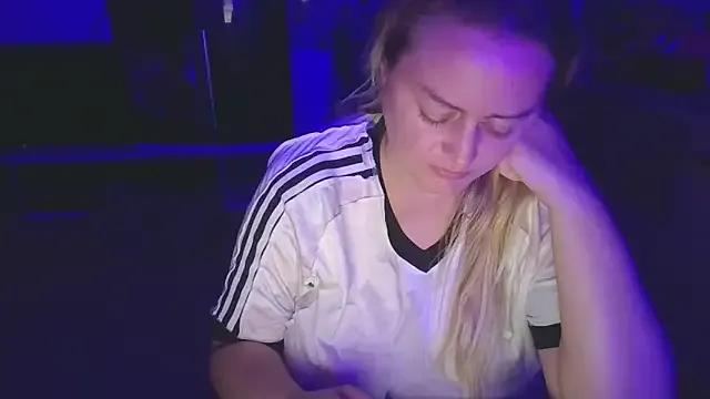 Meliss_Official9 on StripChat