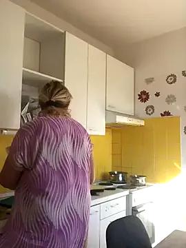 Meliss_Official9 on StripChat