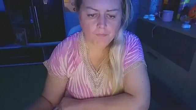 Meliss_Official9 on StripChat