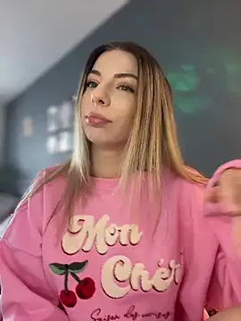 Mia_Ethan