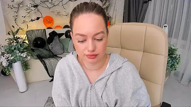 Freechat MiracleCurly on StripChat