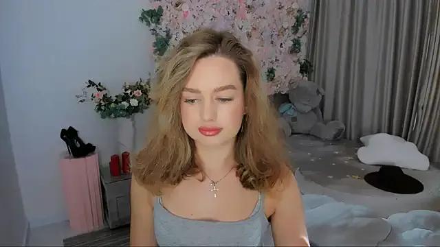 Freechat MiracleCurly on StripChat