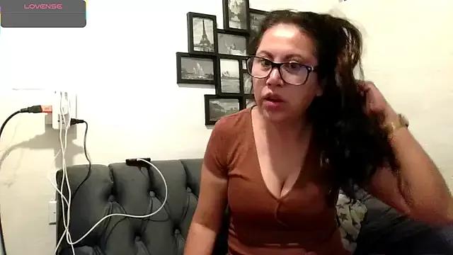 Freechat MirandaLatinaLovely on StripChat