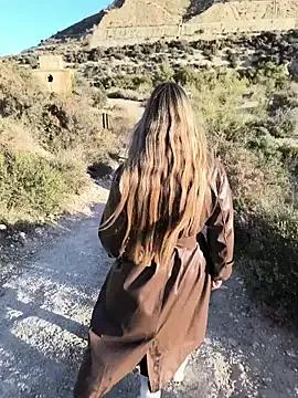 Mona_Plus on StripChat