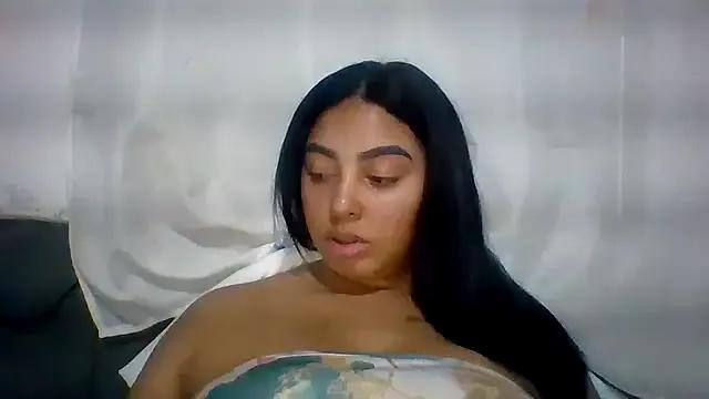 Freechat Nandinha777 on StripChat