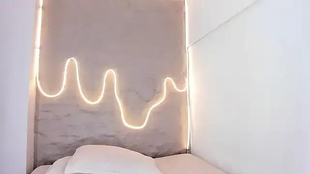 Naomy_gyal on StripChat