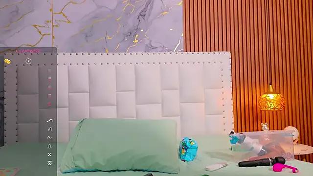 naughty_ebonyy on StripChat