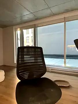 Freechat nerdynina on StripChat