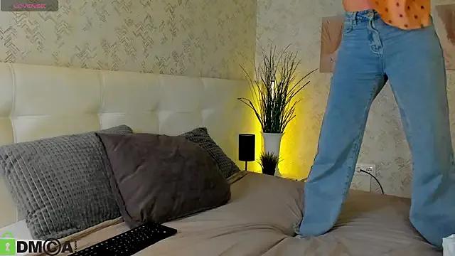 Nicole_Charm on StripChat