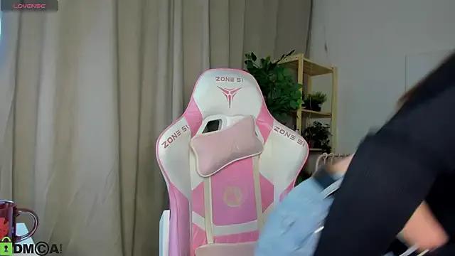 Nicole_Charm on StripChat