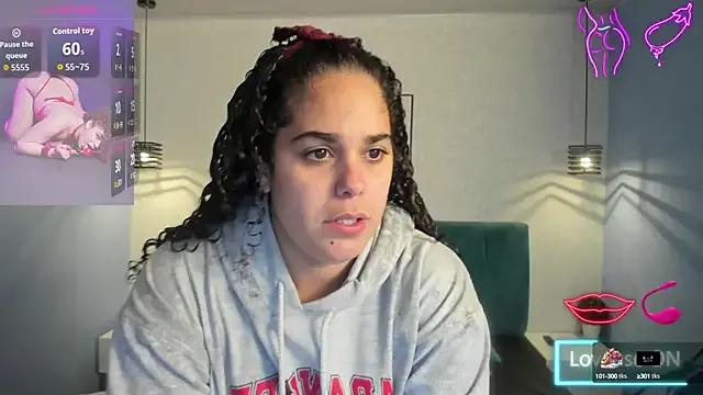 Freechat ninna_curly on StripChat