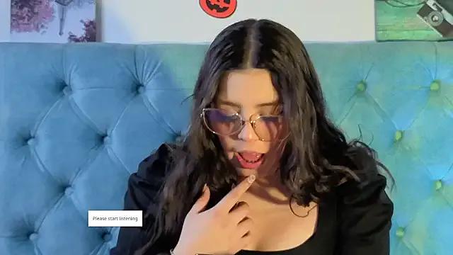 Paola_Lyon_ on StripChat