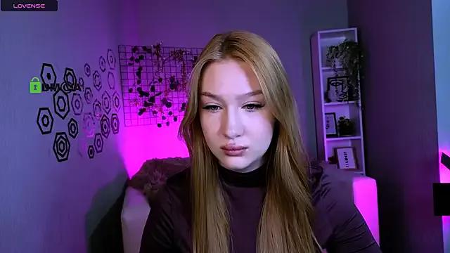 playful_sophie on StripChat