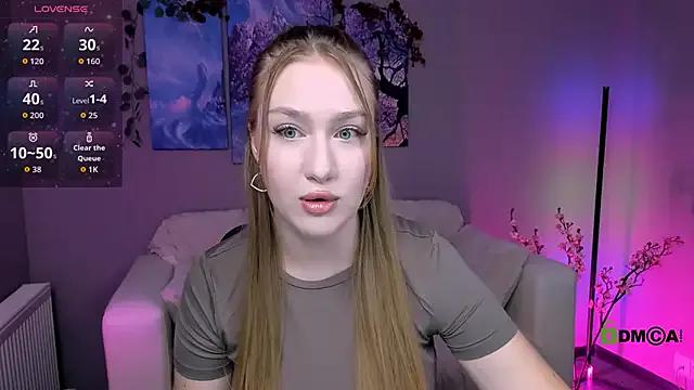 playful_sophie on StripChat