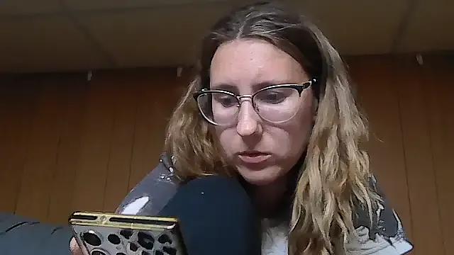 pleasureme24k on StripChat