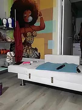 Freechat Queenanitadix on StripChat