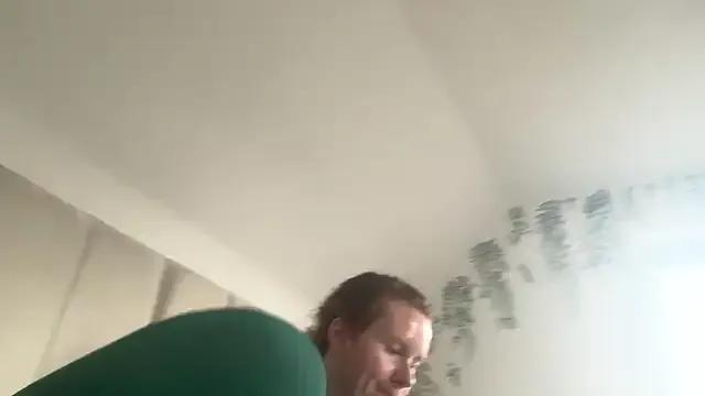 redheadrosie69 on StripChat