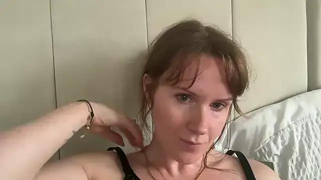 redheadrosie69 on StripChat