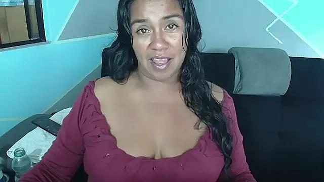 saggil23 — twerking naked squirt