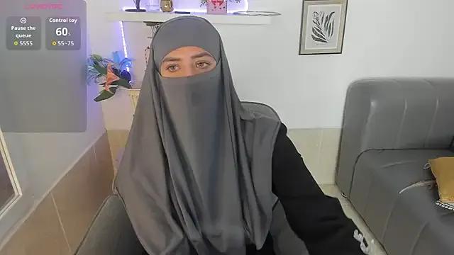 salma_arabicc on StripChat